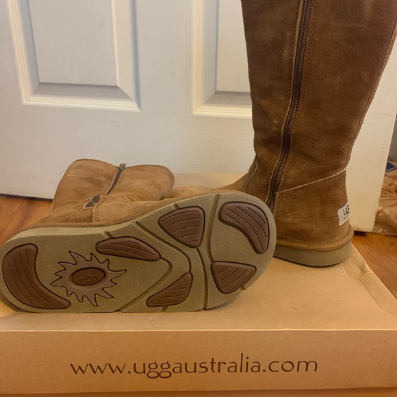 Ugg Boots - Picture 3 of 4